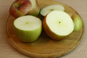 Печеные яблоки с сахаром в духовке