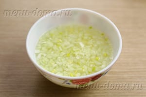 Салат «Мимоза» с твердым сыром и сливочным маслом