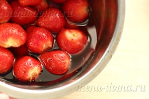 Варенье из клубники с густым сиропом (без варки ягод)