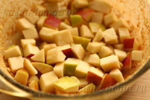 Самая пышная и вкусная шарлотка с ароматными яблоками (печем в духовке)