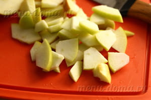 Самая пышная и вкусная шарлотка с ароматными яблоками (печем в духовке)